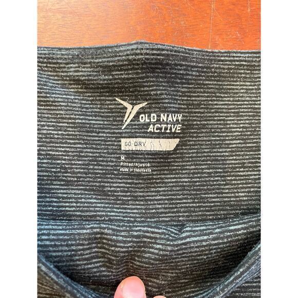 Old Navy Active High Waisted Full Length Leggings Black & Grey Stripe Medium - Picture 4 of 7